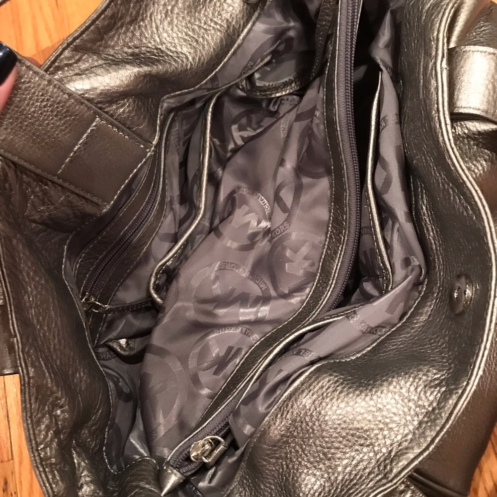 Michael Kors bag - Picture 2 of 3